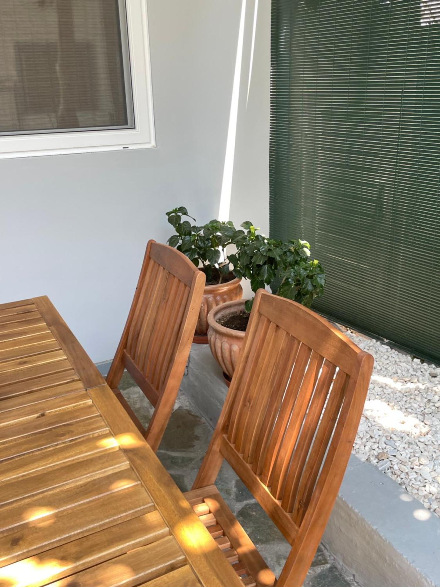 Lemon Yard Apartment *